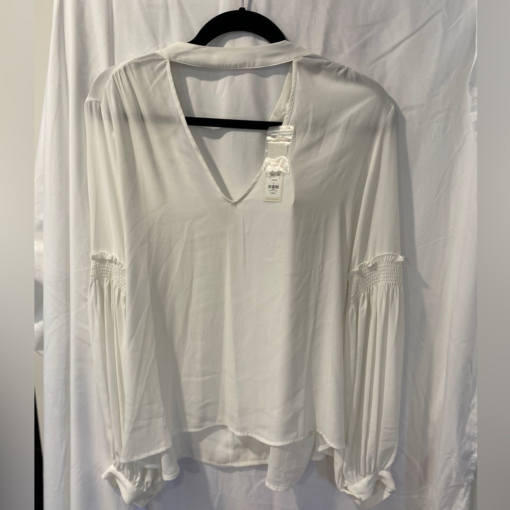 NWT Francesca’s/Lush White Long Sleeve Blouse